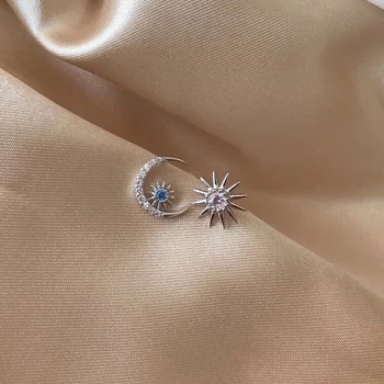 Asymetryczna Księżyc Gwiazda Bling niebieski cyrkonia kolczyki pręta dla kobiet koreański modne przyjazny alergikom biżuteria prezenty SD2242