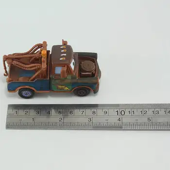 Disney Pixar Cars Tow Mater 1:55 Maszyny Do Odlewu Brand Metal Alloy Toys Birthday Christmas Gift For Kids Car Toys Brinquedos