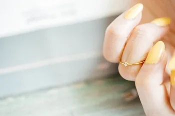 Klasyczna moda rhinestone pierścień kobieta pierścień trzy kolory opcjonalnie 10 szt./lot