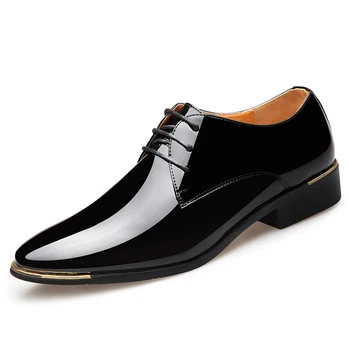 Lakierowana skóra męskie moda buty 2019 nowy marka męska Biznesowa buty włoski styl moda męskie buty ślubne obuwie Męskie 38-47
