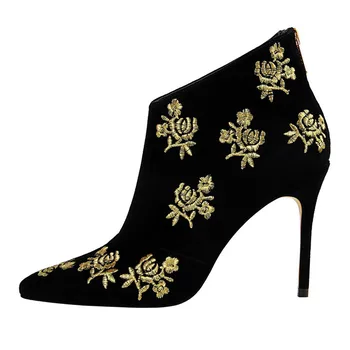 Nowy przyjazd moda haftować wzór botki kobiety ostre skarpety stałe Flock sexy partii buty damskie wysokie obcasy buty krótkie