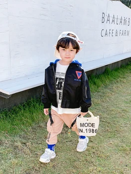 Spodnie dla chłopców w stylu zachodnim dzieci koreańskie casual spodnie 2020 Wiosna nowe dzieci Baby shu jiao ku Feet Pants-Music of the Tide