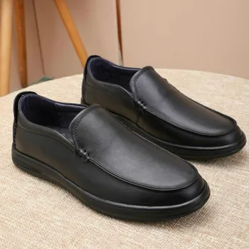 Wiosna lato mężczyzna business Casual buty z naturalnej skóry miękkie dno leniwy buty do jazdy oddychająca jeden mokasyny płaskie buty