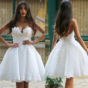 2021 nowa dostawa urocze białe suknie ślubne w formie trapezu dla panny młodej krótkie, słodkie kwiatowe suknie ślubne z odkrytymi plecami w sprzedaży