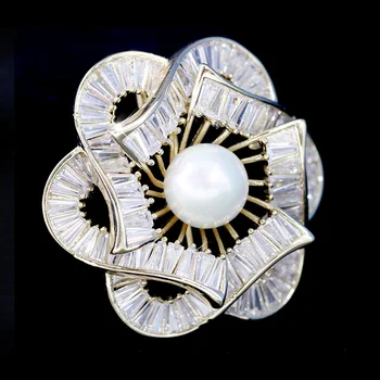 Błyszczące duże luksusowe CZ fabryka arkusz broszki i szpilki dla kobiet moda biżuteria kryształy perły sala broszka kolektor prezent