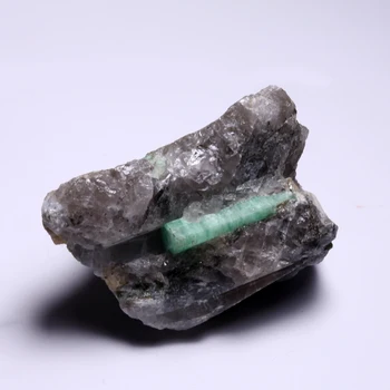Naturalne kamienie i minerały szmaragd próbki tworzą Малипо Вэньшань Yunnan Chiny A1-1