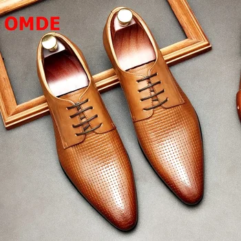 OMDE moda Ostre skarpety, skórzane buty męskie skóra naturalna męskie moda buty oddychające hollow męskie formalne buty ślubne
