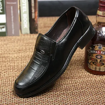 Włoska marka skórzana męska formalne obuwie męskie klasyczna Оксфордская buty dla mężczyzn skórzane buty męskie mokasyny czarny i brązowy