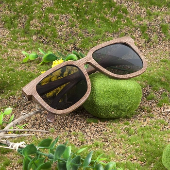 BOBO BIRD drewniane okulary mężczyźni BambooBlack Walnut Polarized UV ProtectionCustmoize znakują okulary okulary w drewniane pudełko