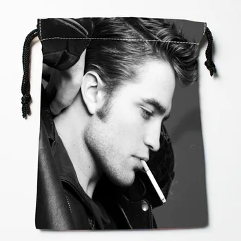 Najlepiej sprzedające się Robert Pattinson Sznurek torby druku 18X22CM miękka satyna tkanina Resuable przechowywania przechowywania odzieży torba na buty torba