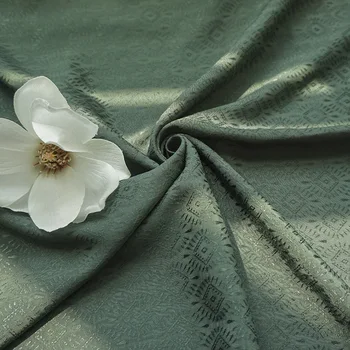 Bawełniany jedwab ciemno-zielony etniczny kwadratowy żakardowe wiskozowa tkanina retro podkładki do produkcji sukni Cheongsam Hanfu 150 cm szerokości