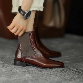 Botki ze skóry naturalnej dla kobiet na płaskiej podeszwie z kwadratowym czubkiem Damskie buty chelsea Slip-on wiosna/jesień damskie buty krótkie buty
