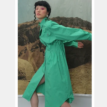 [EAM] kobiety hollow plisowane nieregularne sukienki nowy klapy szyi z długim rękawem luźny krój moda przypływ wiosna jesień 2021 1B737