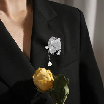 EUDORA wysokiej jakości duży motyl broszka Kryształ luksusowy szpilka broszka dla kobiet partia banquet rhinestone szpilki Colthese akcesoria