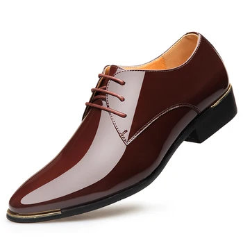 Lakierowana skóra męskie moda buty 2019 nowy marka męska Biznesowa buty włoski styl moda męskie buty ślubne obuwie Męskie 38-47