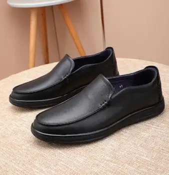 Wiosna lato mężczyzna business Casual buty z naturalnej skóry miękkie dno leniwy buty do jazdy oddychająca jeden mokasyny płaskie buty