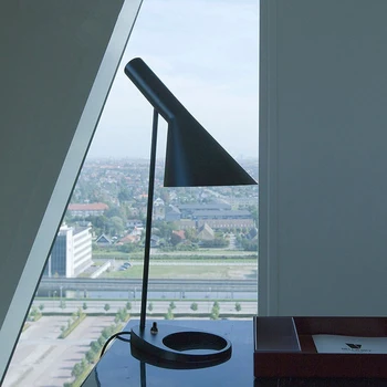 Nowoczesna lampa stołowa Czarna lampa stołowa nowoczesna minimalistyczny salon lampy hotelowe, lampy