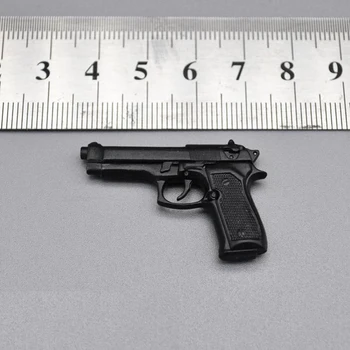 W przypadku 1/6 żołnierska Beretta M92F zabawkowy model pistoletu nadaje się do 12 calowych męskich i żeńskich dla lalek