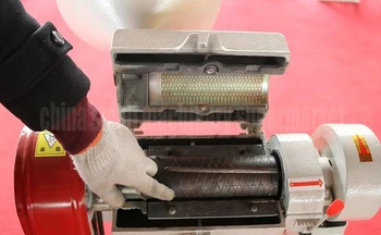 Cena katalogowa producenta najwyższej jakości użytku domowego maszyna do łuszczenia ryżu maszyna do łuszczenia ryżu frezarka