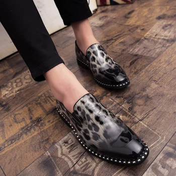 FIXSYS popularne męskie mokasyny leopard print Slip-on Dress Shoes sale ślubne, buty wieczorowe lakierowana skóra z ostrym czubkiem męskie оксфорды