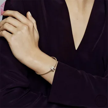 Nowa litera M Urok koraliki dla kobiet tworzenia biżuterii tłoczone z serca i punktami DIY Fit PANDORA charms srebro 925 Oryginał LE017-M